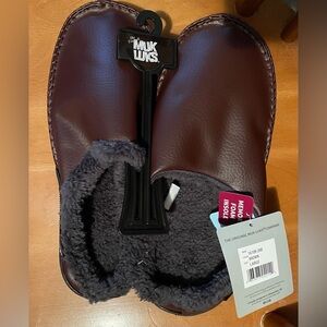 NWT Muk Luks Men’s Brown Faux  Leather Clog Slippers with Faux Fur Lining
